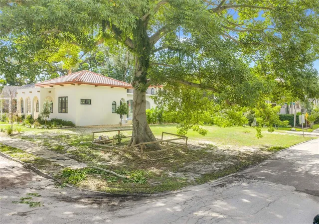 Photo 2 of Land for sale at 1949 5th Street N, Saint Petersburg, FL 33704 | MLS# TB8543234 | Listing updated on 2026-09-03