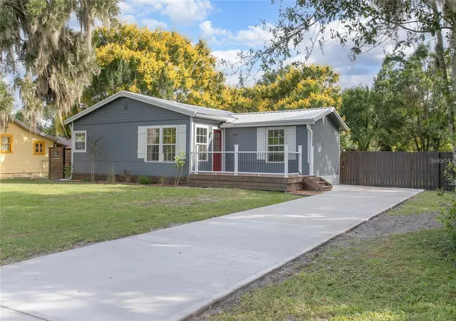 Photo 1 of Single family home for sale at 1014 Talton Ave, Deland, FL 32720 | MLS# V4950961 | Listing updated on 2026-09-02