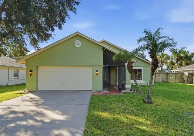Photo 1 of Single family home for sale at 20828 Maxim Pkwy, Orlando, FL 32833 | MLS# O6437358 | Listing updated on 2026-09-26