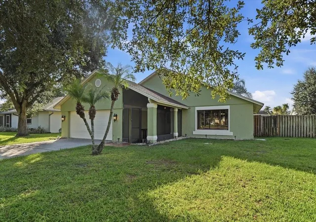 Photo 2 of Single family home for sale at 20828 Maxim Pkwy, Orlando, FL 32833 | MLS# O6437358 | Listing updated on 2026-09-26