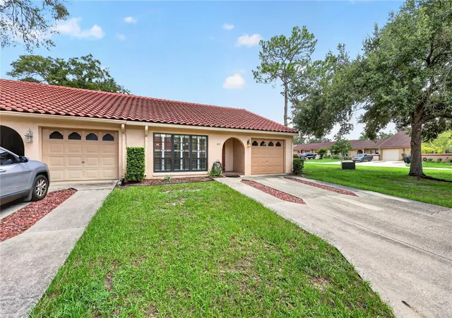Photo 3 of Single family home for sale at 1831 Sw 35th Avenue, Ocala, FL 34474 | MLS# OM731281 | Listing updated on 2026-09-08