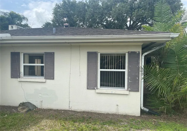 Photo 3 of Sale Pending at 225 Lake Hollingsworth Dr, Lakeland, FL 33803 | MLS# TB8543414 | Listing updated on 2026-10-08