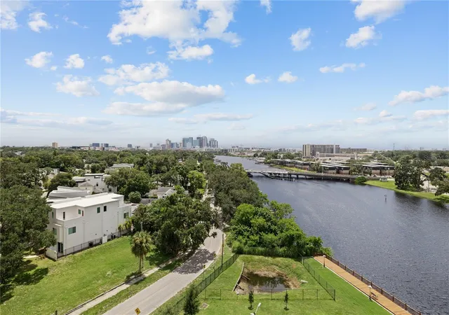 Listing Photo 2 - Condo for sale in building located at 2780 N Riverside Dr, Tampa, FL 33602 - Unit #805