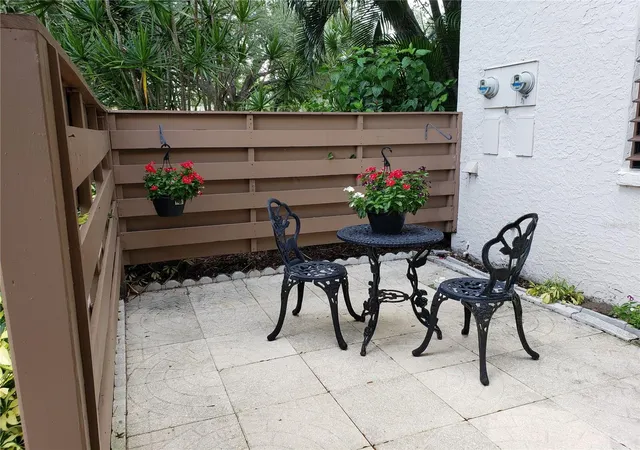 Photo 2 of Condo for sale at 138 Pineneedle Dr, Bradenton, FL 34210 | MLS# A4704373 | Listing updated on 2026-09-02