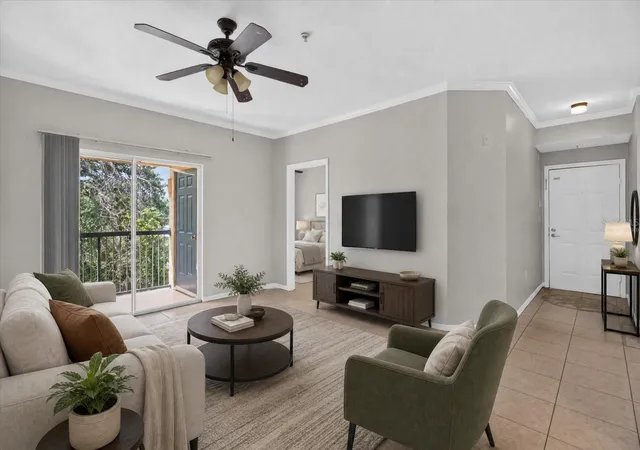 Listing Photo 5 - Condo for sale in building located at 5608 Pinnacle Hts Cir, Tampa, FL 33624 - Unit #305