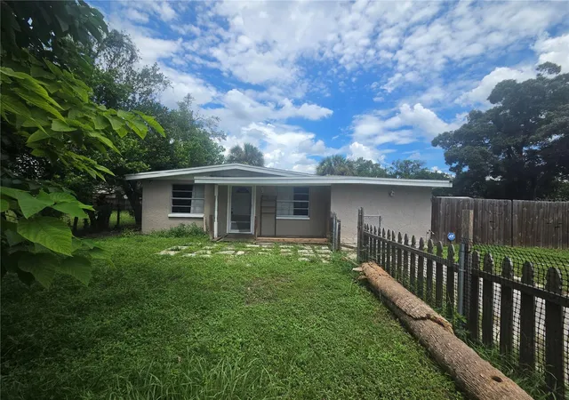 Photo 1 of Single family home for sale at 916 E 123rd Avenue, Tampa, FL 33612 | MLS# TB8543653 | Listing updated on 2026-09-02