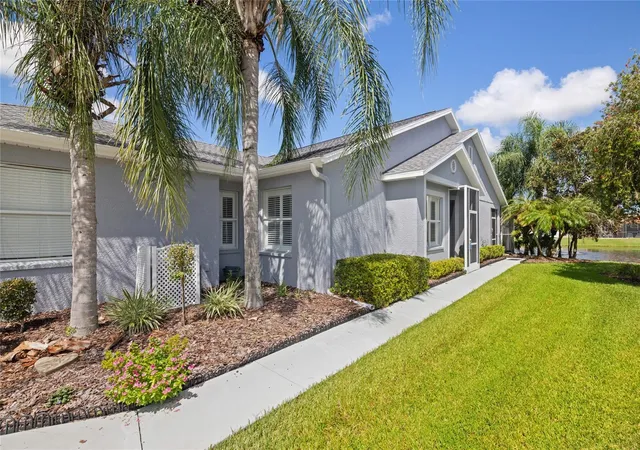 Photo 2 of Single family home for sale at 21143 Diamonte Dr, Land O Lakes, FL 34637 | MLS# W7889037 | Listing updated on 2026-09-04