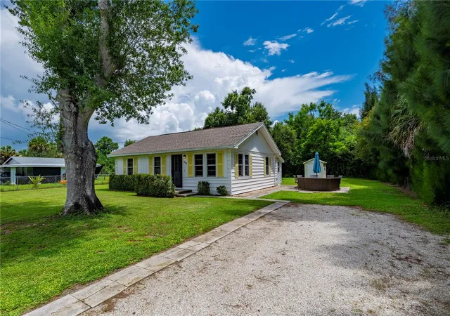 Photo 2 of Single family home for sale at 809 Burland St, Punta Gorda, FL 33950 | MLS# C7530134 | Listing updated on 2026-09-02