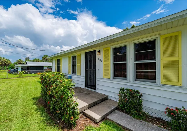 Photo 3 of Single family home for sale at 809 Burland St, Punta Gorda, FL 33950 | MLS# C7530134 | Listing updated on 2026-09-02