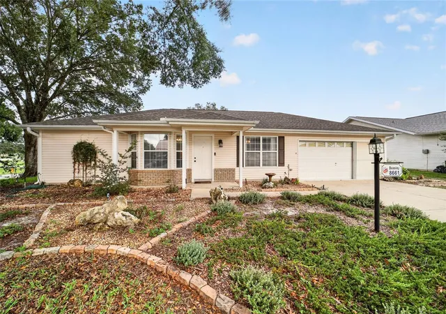 Photo 2 of Single family home for sale at 8661 Sw 65th Terrace, Ocala, FL 34476 | MLS# OM731360 | Listing updated on 2026-09-02