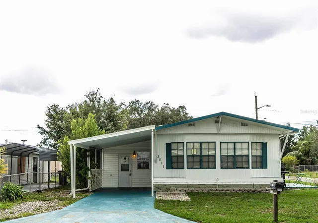 Photo 2 of Sale Pending at 3011 Sun Way, Lakeland, FL 33801 | MLS# L4964682 | Listing updated on 2026-09-06