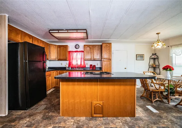 Photo 3 of Sale Pending at 3011 Sun Way, Lakeland, FL 33801 | MLS# L4964682 | Listing updated on 2026-09-06