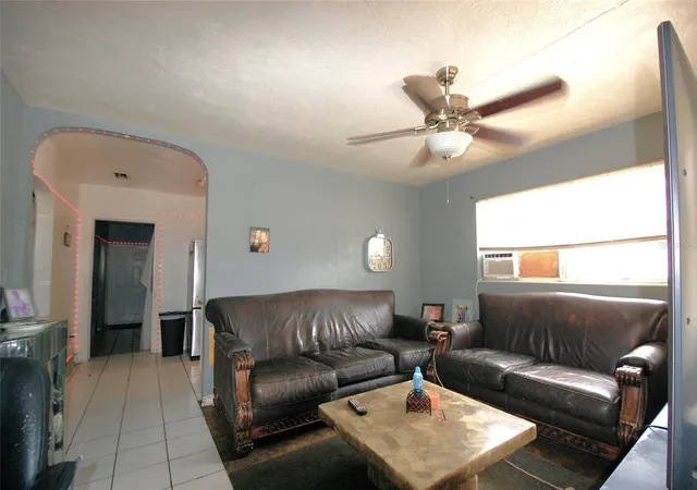 2nd image of 1636 S Jefferson Ave, Clearwater, FL 33756 | MLS# TB8543846