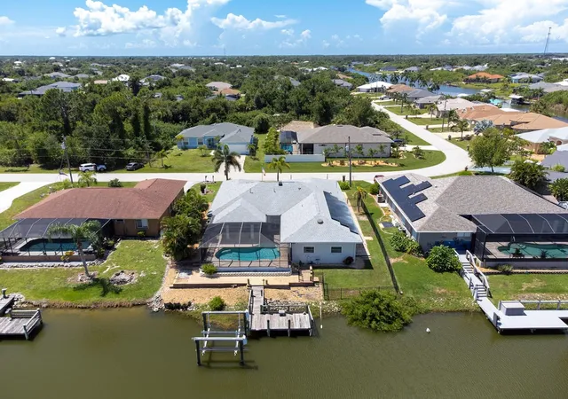 Photo 4 of Single family home for sale at 13694 Begonia Cir, Port Charlotte, FL 33981 | MLS# D6148618 | Listing updated on 2026-09-07