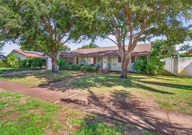 Photo 2 of Sale Pending at 6069 27th Avenue N, Saint Petersburg, FL 33710 | MLS# TB8543886 | Listing updated on 2026-09-07