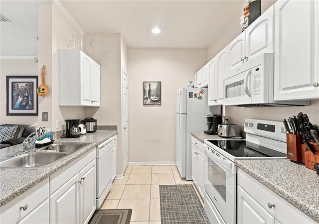 Photo 3 of Condo for sale at 860 N Orange Ave #239, Orlando, FL 32801 | MLS# O6437758 | Listing updated on 2026-09-06