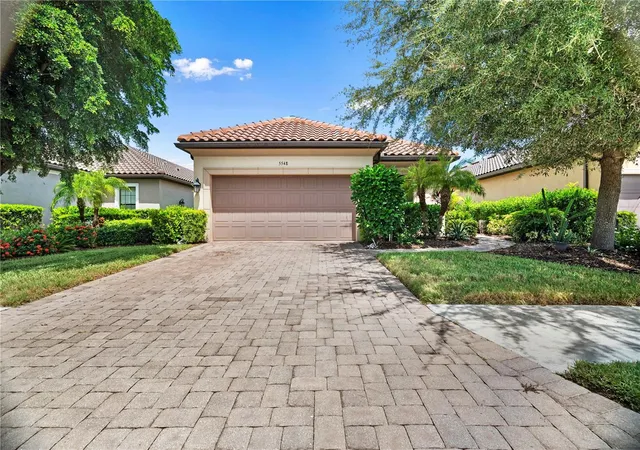 Photo 1 of Single family home for sale at 5548 Sentiero Dr, Nokomis, FL 34275 | MLS# A4704539 | Listing updated on 2026-09-08