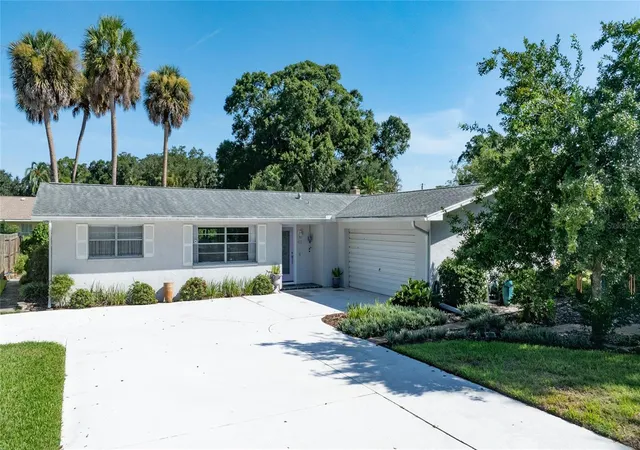 Photo 1 of Single family home for sale at 802 Sandwedge Dr, New Smyrna Beach, FL 32168 | MLS# NS1089132 | Listing updated on 2026-10-03