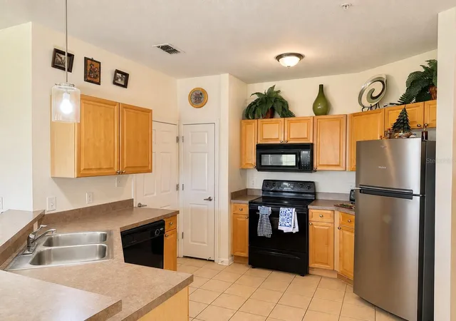 Photo 4 of Condo for sale at 612 Ter Ridge Cir #126, Davenport, FL 33896 | MLS# O6437783 | Listing updated on 2026-09-02