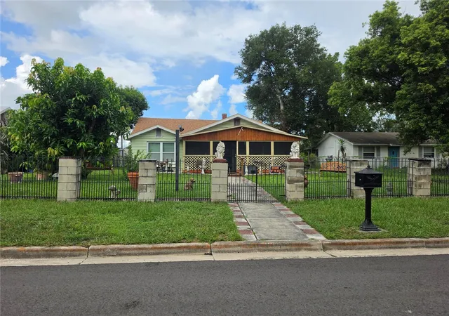 Photo 1 of Single family home for sale at 515 N 3rd Street, Lake Wales, FL 33853 | MLS# S5156637 | Listing updated on 2026-09-04