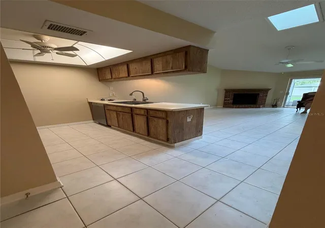 Photo 3 of Condo for sale at 5108 Lazy Oaks Dr #5108, Winter Park, FL 32792 | MLS# O6437795 | Listing updated on 2026-09-03