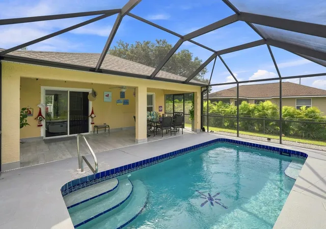 Photo 2 of Single family home for sale at 7570 Crock Ave, North Port, FL 34291 | MLS# A4704573 | Listing updated on 2026-09-02