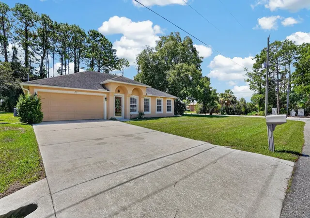 Photo 3 of Single family home for sale at 99 Pickering Dr, Palm Coast, FL 32164 | MLS# FC321100 | Listing updated on 2026-09-02