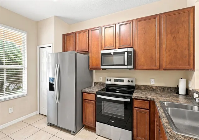 Photo 4 of Townhouse for sale at 1360 Long Oak Way, Sanford, FL 32771 | MLS# O6437851 | Listing updated on 2026-09-06