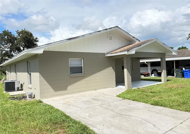 Photo 3 of Single family home for sale at 1117 Blossom Cir N, Lakeland, FL 33805 | MLS# P4939733 | Listing updated on 2026-09-02