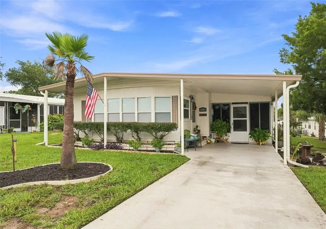 Photo 2 of Manufactured home for sale at 8082 Dellrose Ave, Brooksville, FL 34613 | MLS# W7889070 | Listing updated on 2026-09-03