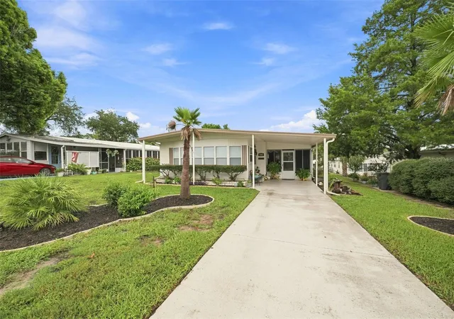 Photo 3 of Manufactured home for sale at 8082 Dellrose Ave, Brooksville, FL 34613 | MLS# W7889070 | Listing updated on 2026-09-03