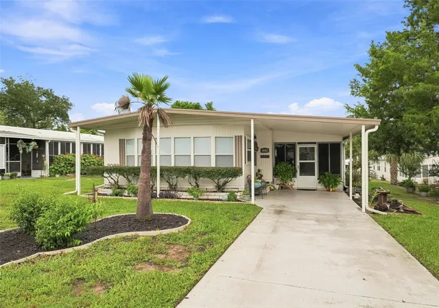 Photo 3 of Manufactured home for sale at 8082 Dellrose Ave, Brooksville, FL 34613 | MLS# W7889070 | Listing updated on 2026-09-03