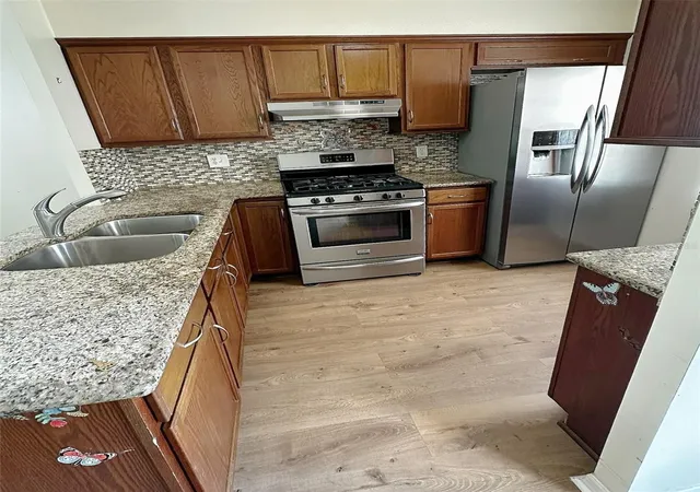 Photo 3 of Condo for sale at 1279 Mission Hills Blvd, Clearwater, FL 33759 | MLS# TB8544061 | Listing updated on 2026-09-04