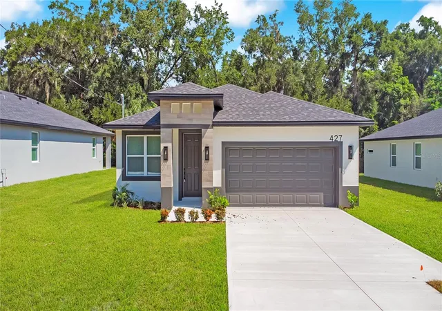 Photo 1 of Single family home for sale at 427 E 13th Street, Apopka, FL 32703 | MLS# O6437890 | Listing updated on 2026-09-04