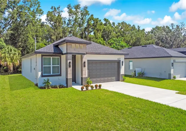 Photo 2 of Single family home for sale at 427 E 13th Street, Apopka, FL 32703 | MLS# O6437890 | Listing updated on 2026-09-04