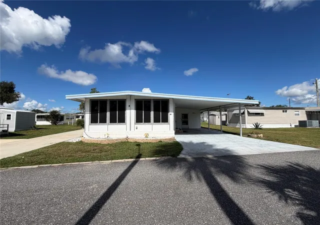 Photo 1 of Manufactured home for sale at 751 Traci Dr, Leesburg, FL 34788 | MLS# G5117207 | Listing updated on 2026-10-13