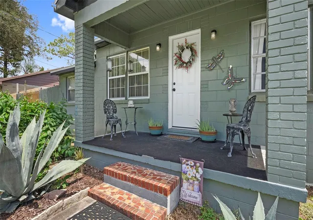 Photo 2 of Single family home for sale at 8709 El Portal Dr, Tampa, FL 33604 | MLS# N6145562 | Listing updated on 2026-09-02