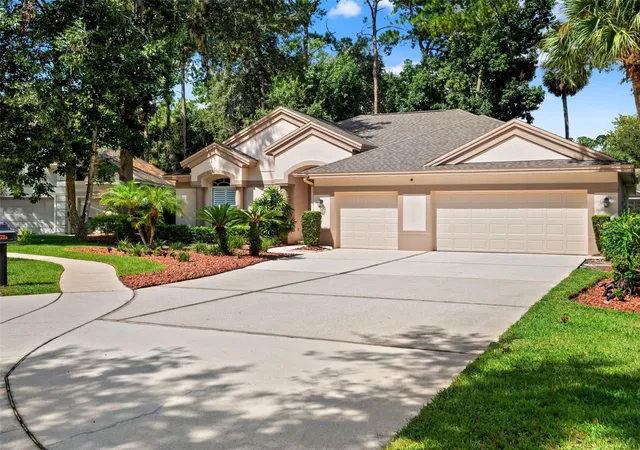 Photo 2 of Single family home for sale at 5325 Lake Blf Ter, Sanford, FL 32771 | MLS# O6437918 | Listing updated on 2026-09-02
