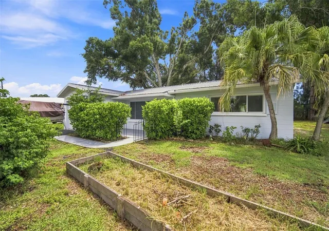 Photo 2 of Single family home for sale at 6100 35th Avenue N, Saint Petersburg, FL 33710 | MLS# TB8544147 | Listing updated on 2026-09-03