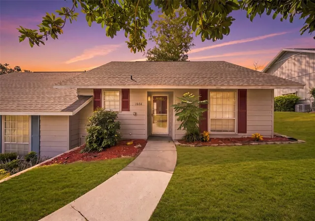 Photo 1 of Condo for sale at 1026 Villa Ln #14, Apopka, FL 32712 | MLS# O6437945 | Listing updated on 2026-09-08