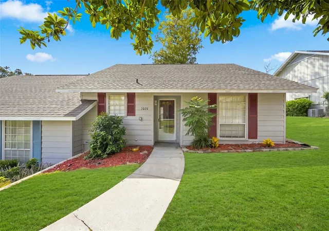 Photo 2 of Condo for sale at 1026 Villa Ln #14, Apopka, FL 32712 | MLS# O6437945 | Listing updated on 2026-09-08