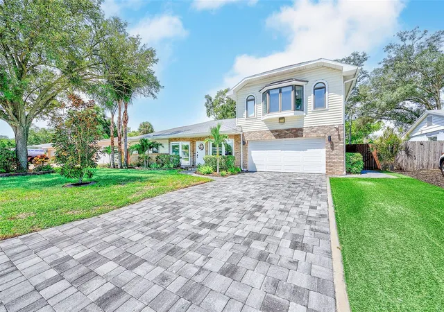 Photo 4 of Single family home for sale at 812 Willowbranch Ave, Clearwater, FL 33764 | MLS# TB8544173 | Listing updated on 2026-10-06