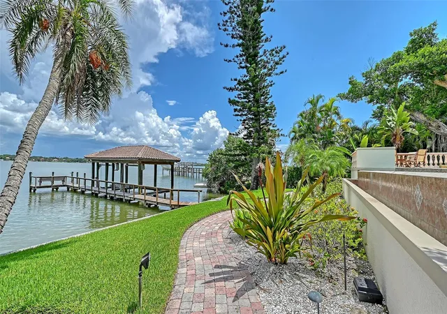 Photo 3 of Single family home for sale at 1216 N Casey Key Rd, Osprey, FL 34229 | MLS# A4704643 | Listing updated on 2026-09-04