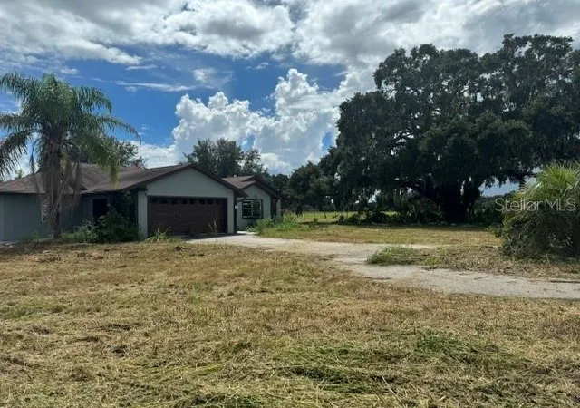 Photo 3 of Sale Pending at 2231 Cr 543, Sumterville, FL 33585 | MLS# G5117220 | Listing updated on 2026-10-07