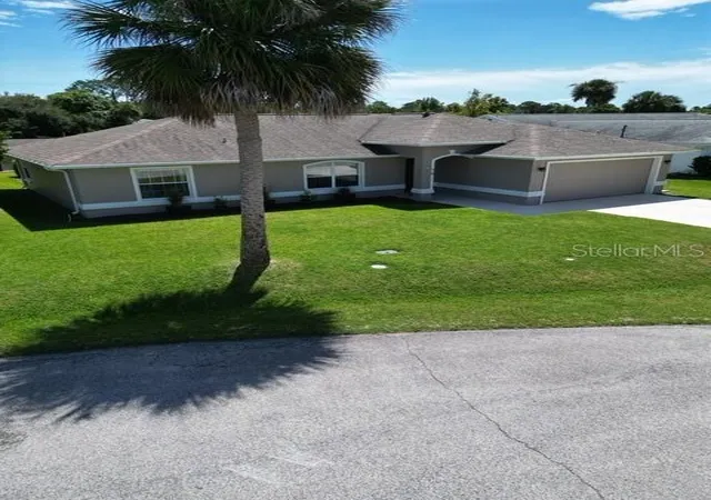 Photo 2 of Single family home for sale at 70 Fleming Ct, Palm Coast, FL 32137 | MLS# O6438002 | Listing updated on 2026-09-02