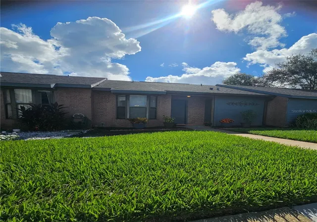 Photo 1 of Single family home for sale at 2510 King Oak Cir, Saint Cloud, FL 34769 | MLS# S5156687 | Listing updated on 2026-09-02