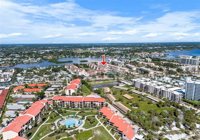 Listing Photo 2 - Condo for sale in building located at 6265 Midnight Pass Rd, Sarasota, FL 34242 - Unit #102