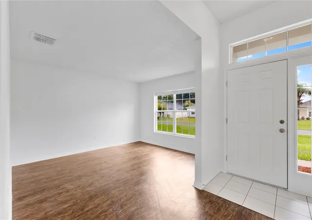 Photo 2 of Single family home for sale at 315 Colony Ct, Kissimmee, FL 34758 | MLS# O6438046 | Listing updated on 2026-09-02