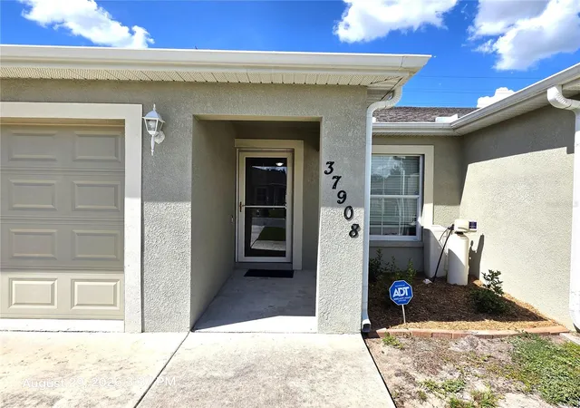 Photo 4 of House for sale at 37908 Prairie Rose Loop, Zephyrhills, FL 33542 | MLS# TB8544286 | Listing updated on 2026-09-02