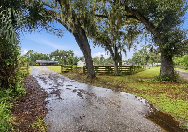 Photo 3 of Single family home for sale at 1810 Bland Way, Dover, FL 33527 | MLS# TB8544335 | Listing updated on 2026-09-29